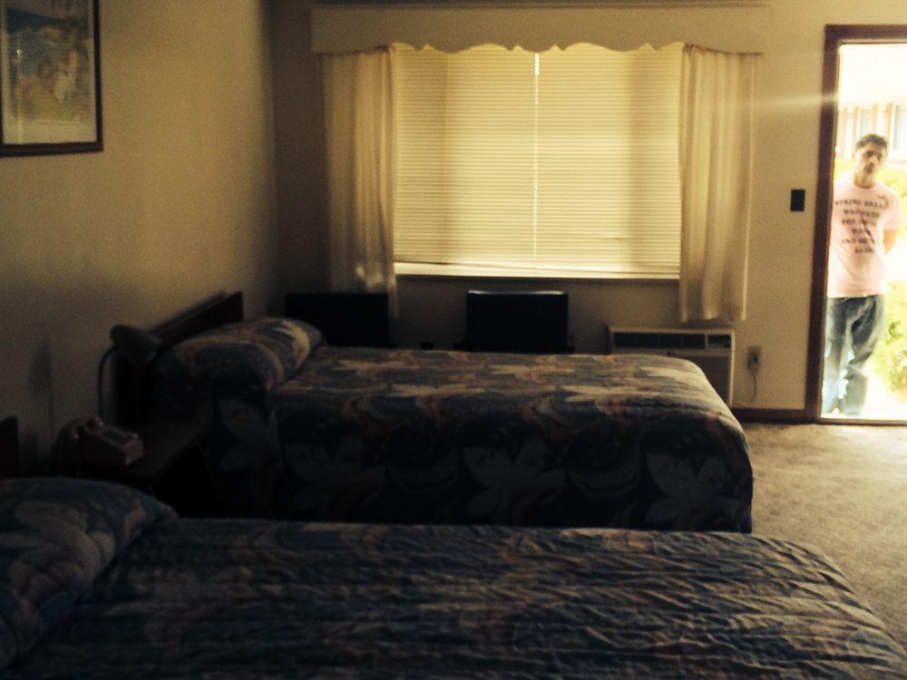 Plaza Inn Peabody Bagian luar foto