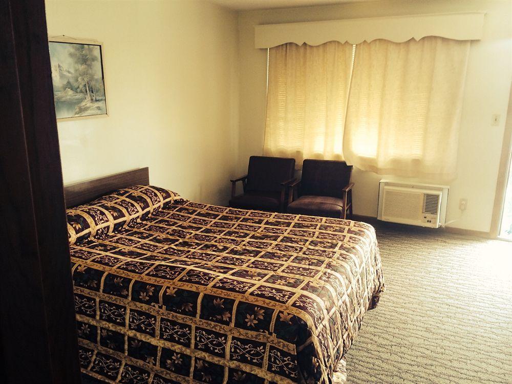 Plaza Inn Peabody Bagian luar foto