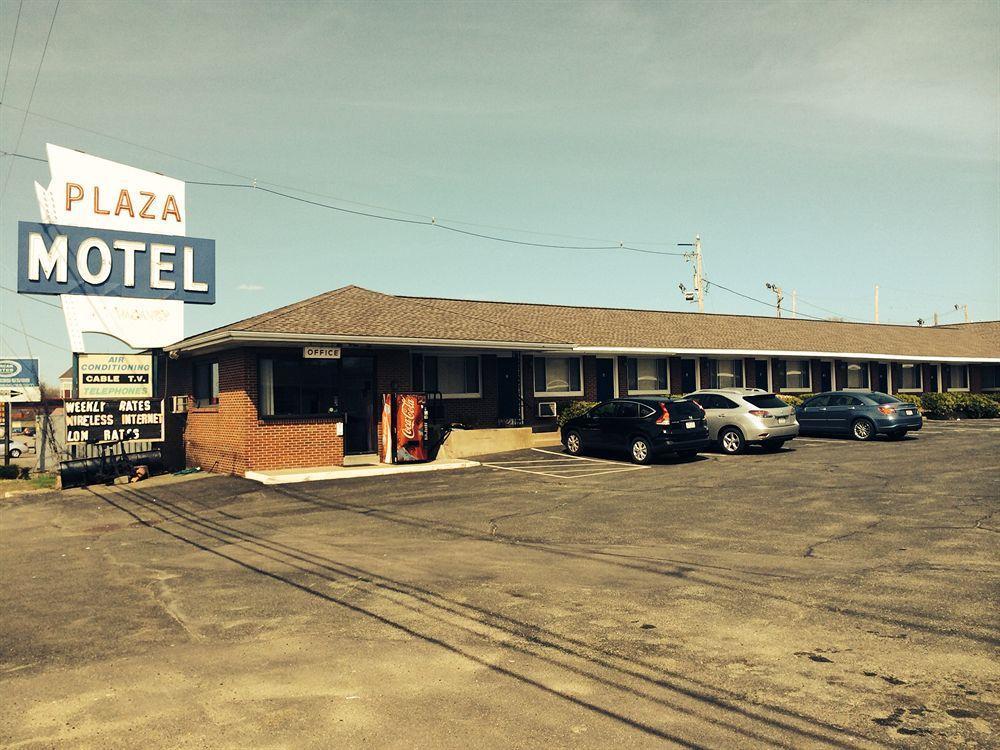 Plaza Inn Peabody Bagian luar foto