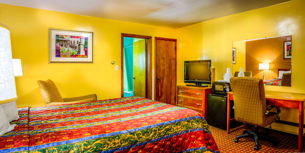 Plaza Inn Peabody Bagian luar foto