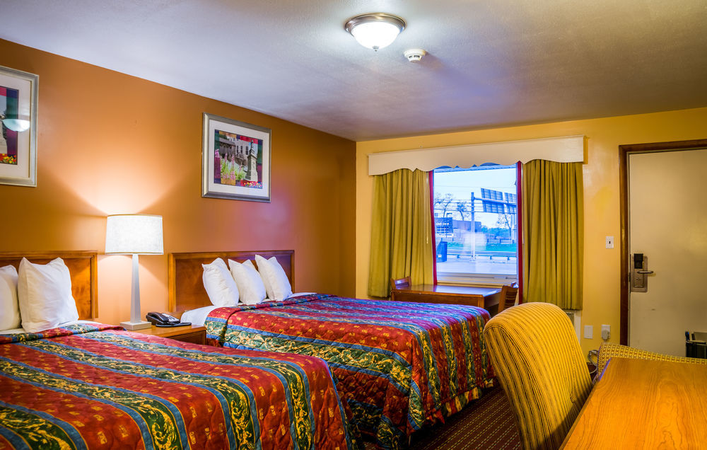 Plaza Inn Peabody Bagian luar foto