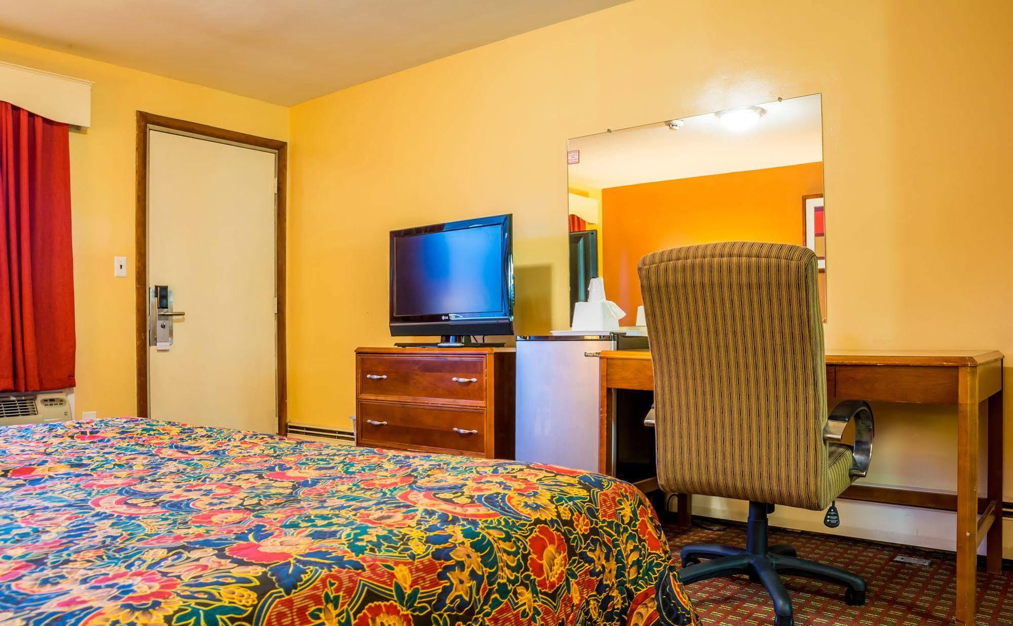 Plaza Inn Peabody Bagian luar foto